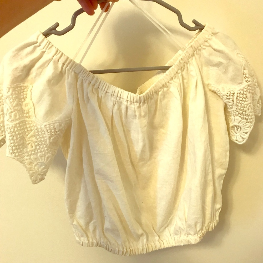 Off the shoulder, embroidered bubble shirt